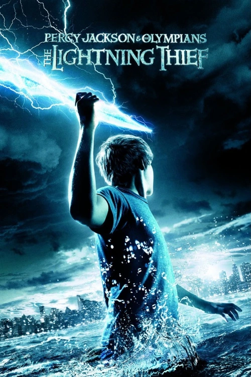 Percy Jackson, poloviční člověk a bůh, je obviněn ze zločinu proti bohům. S otcem Poseidonem je ztažen do antického světa bohů, kde musí použít své nové schopnosti k zabránění války. Spolu se svými přáteli podniká nebezpečnou cestu, aby zachránil svět a svou matku.