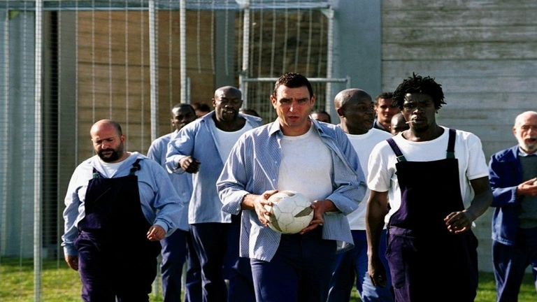 Fotbal za mřížemi