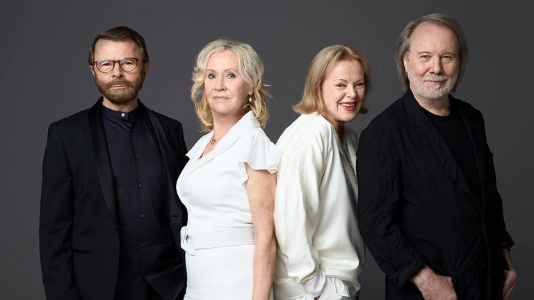 ABBA: úspěch navzdory, Je nám ctí... ABBA