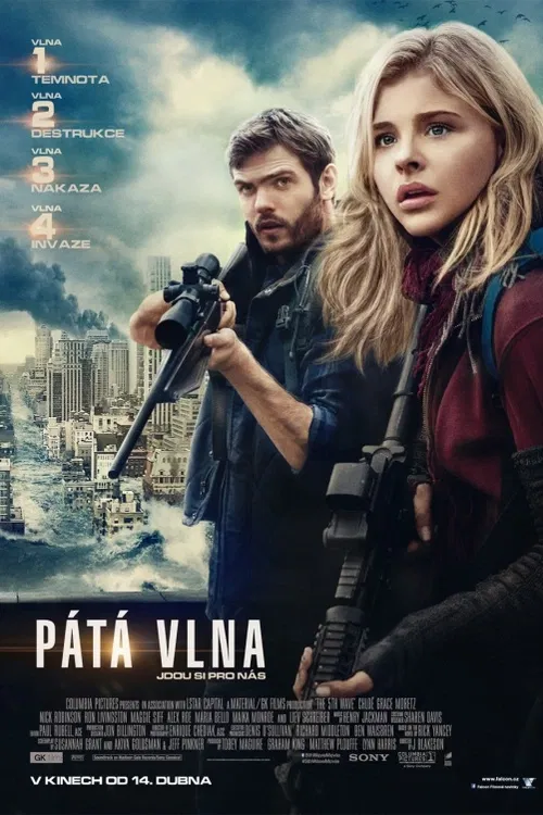 V novém filmu Pátá vlna je Země zničena čtyřmi vlnami smrtících útoků. Cassie (Chloe Grace Moretz) prchá světem, plným strachu a nedůvěry, a snaží se zachránit svého bratra. Když se blíží pátá vlna, spojí se s mladíkem, kterému se snaží důvěřovat.