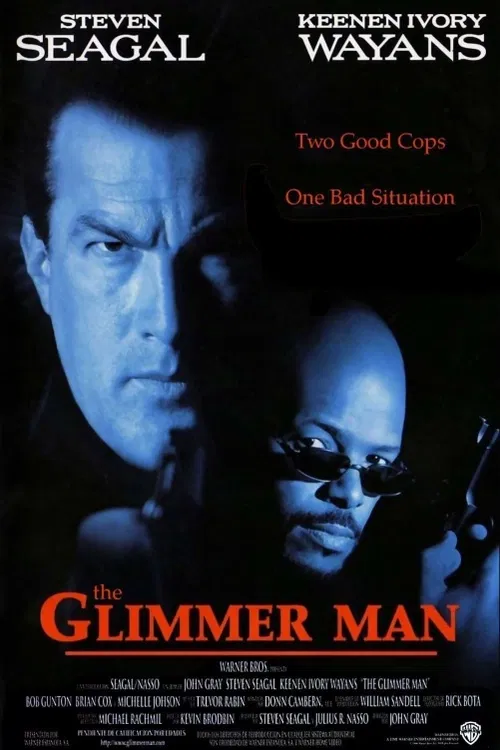 Glimmer Man. Steven Seagal je jako jediný schopen odhalit totožnost profesionálního vraha! Počet jeho obětí roste a tak se nemluvný a tajuplný detektiv spolu s vyšetřovatelem Keenenem Ivory Wayansem vydávají do ulic... Americký thriller (1996). Dále hrají B. Gunton, B. Cox, J. M. Jackson, M. Johnson a další. Režie J. Gray