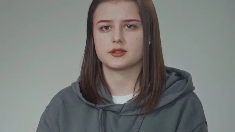 Přetržená pouta, Dokumentární klub