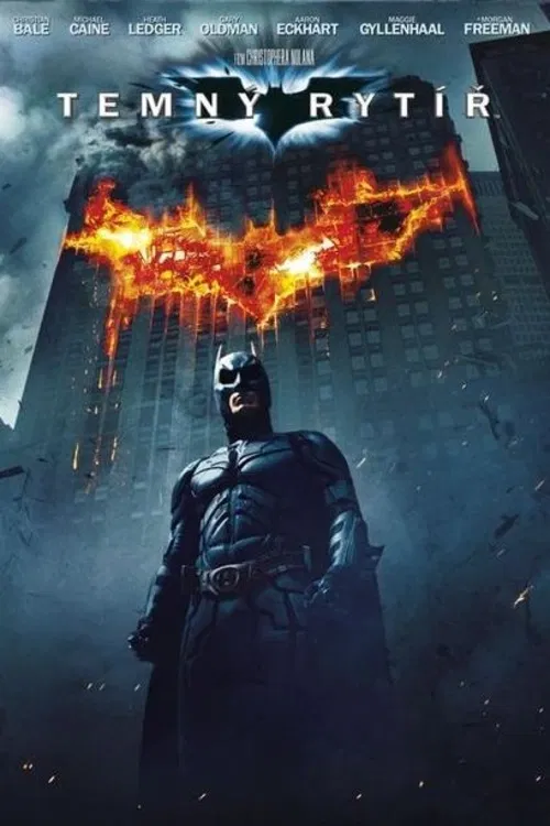 Temný rytíř Christian Bale je opět připraven pomoci lidem ve městě! V kostýmu netopýřího muže Batmana pokračuje spolu s poručíkem Gary Oldmanem v boji se zločinem. Jejich nejnebezpečnějším protivníkem je král zločinců Heath Ledger, gauner, který na místech činu zanechává typický symbol - hrací kartu s žolíkem... Americko-britský akční film (2008). Dále hrají A. Eckhart, M. Caine, M. Gyllenhaal, M. Freeman a další. Režie Ch. Nolan